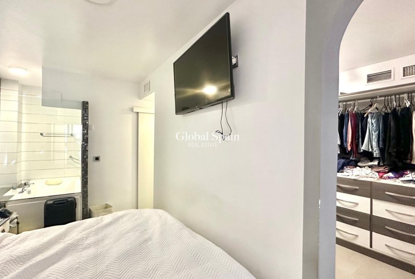 Wiederverkauf - WOHNUNG -
TORREVIEJA - Torrevieja