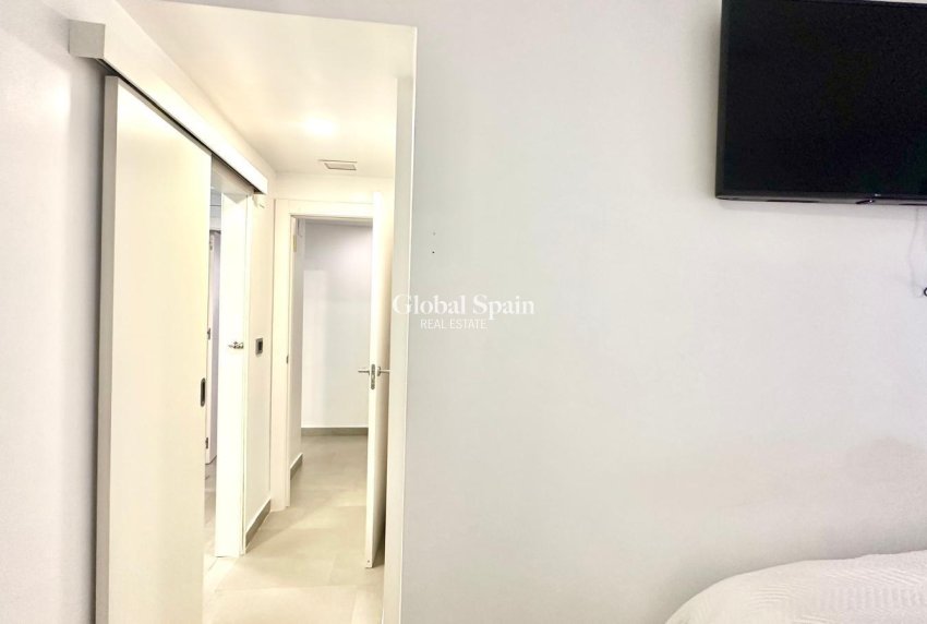 Wiederverkauf - WOHNUNG -
TORREVIEJA - Torrevieja