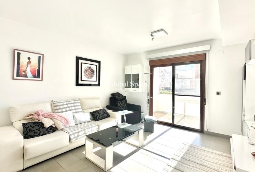 Wiederverkauf - WOHNUNG -
TORREVIEJA - Torrevieja