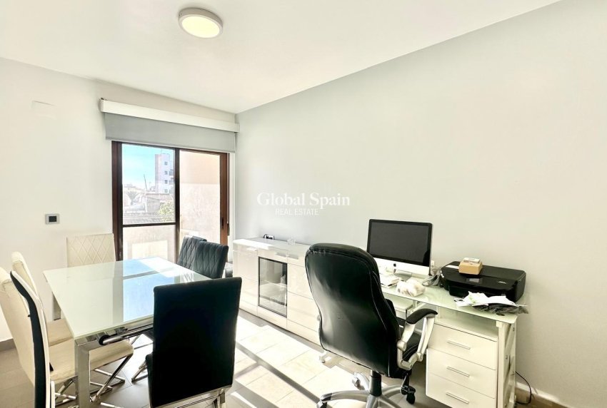 Wiederverkauf - WOHNUNG -
TORREVIEJA - Torrevieja