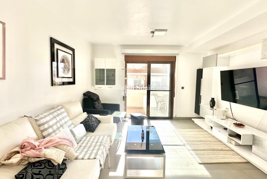 Wiederverkauf - WOHNUNG -
TORREVIEJA - Torrevieja