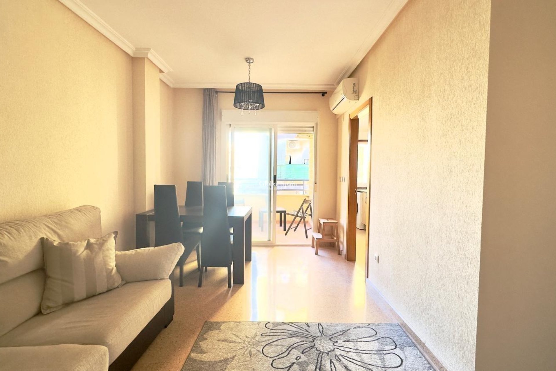 Wiederverkauf - WOHNUNG -
TORREVIEJA - Torrevieja
