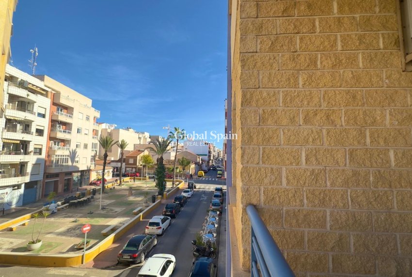 Wiederverkauf - WOHNUNG -
TORREVIEJA - Torrevieja