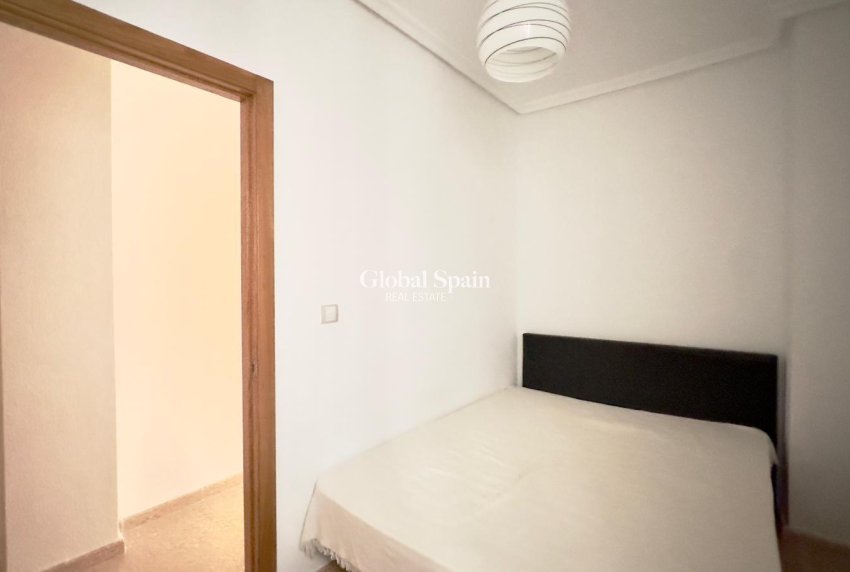 Wiederverkauf - WOHNUNG -
TORREVIEJA - Torrevieja