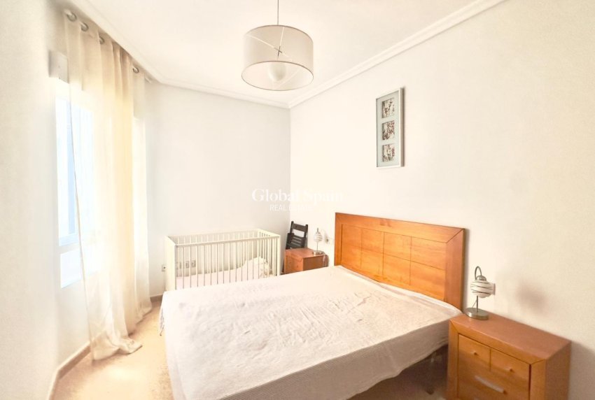 Wiederverkauf - WOHNUNG -
TORREVIEJA - Torrevieja