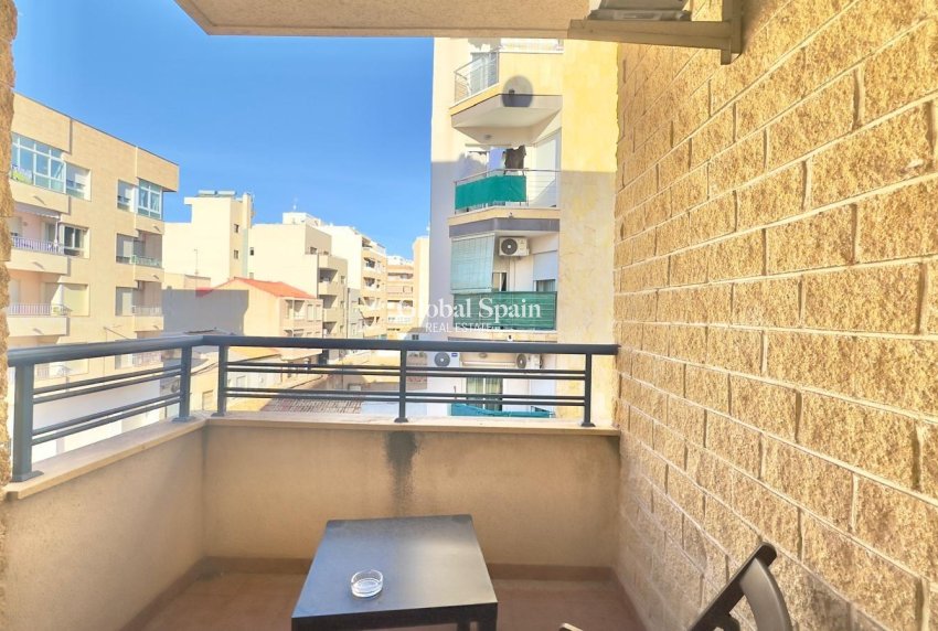 Wiederverkauf - WOHNUNG -
TORREVIEJA - Torrevieja