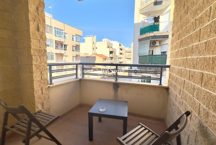 Wiederverkauf - WOHNUNG -
TORREVIEJA - Torrevieja