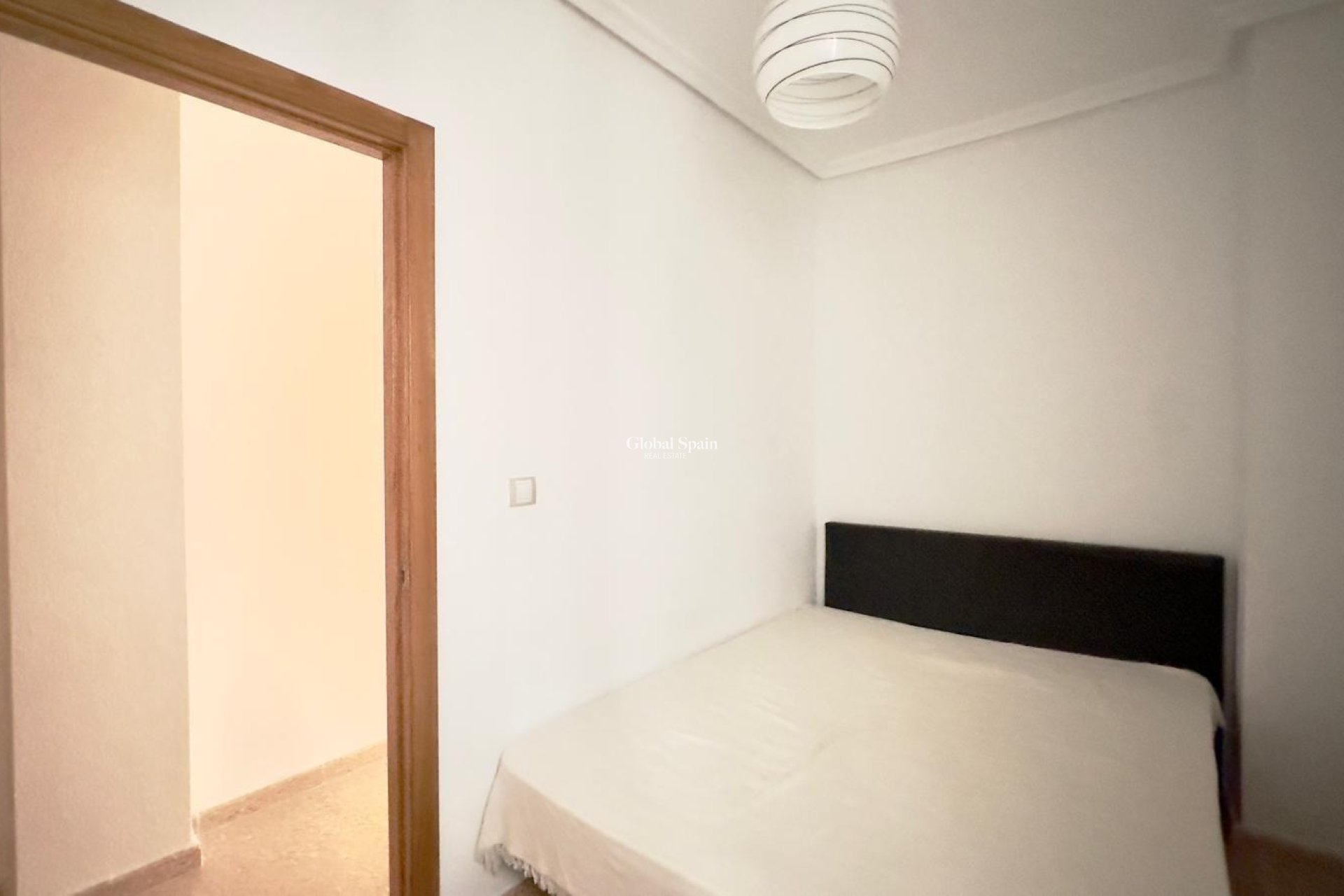 Wiederverkauf - WOHNUNG -
TORREVIEJA - Torrevieja