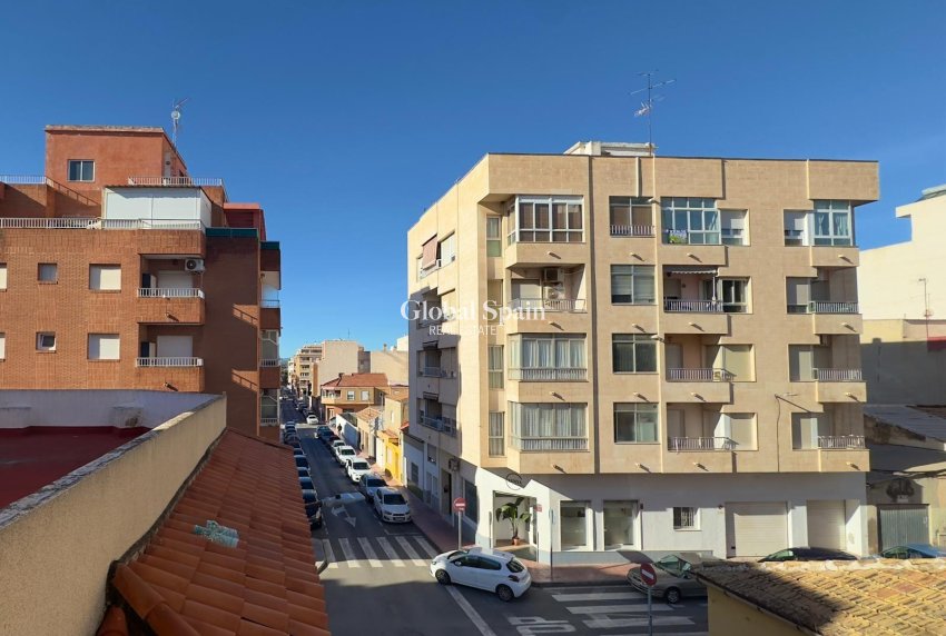 Wiederverkauf - WOHNUNG -
TORREVIEJA - Torrevieja