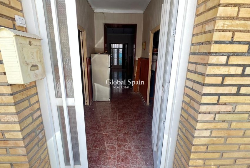Wiederverkauf - WOHNUNG -
TORREVIEJA - Torrevieja