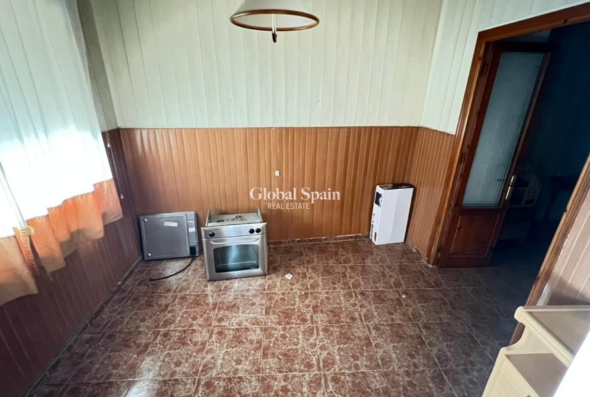 Wiederverkauf - WOHNUNG -
TORREVIEJA - Torrevieja