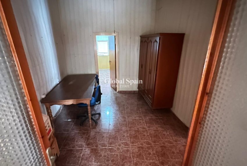 Wiederverkauf - WOHNUNG -
TORREVIEJA - Torrevieja