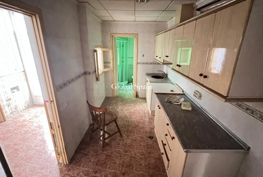 Wiederverkauf - WOHNUNG -
TORREVIEJA - Torrevieja