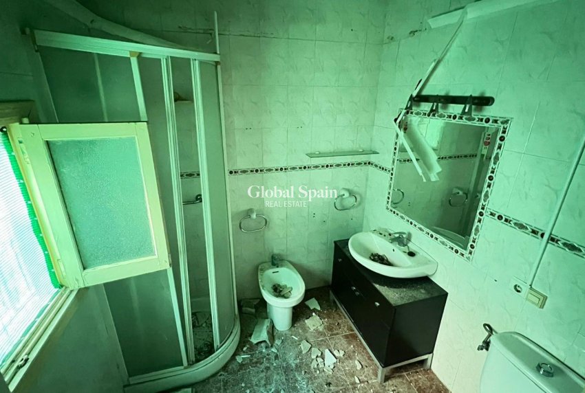 Wiederverkauf - WOHNUNG -
TORREVIEJA - Torrevieja