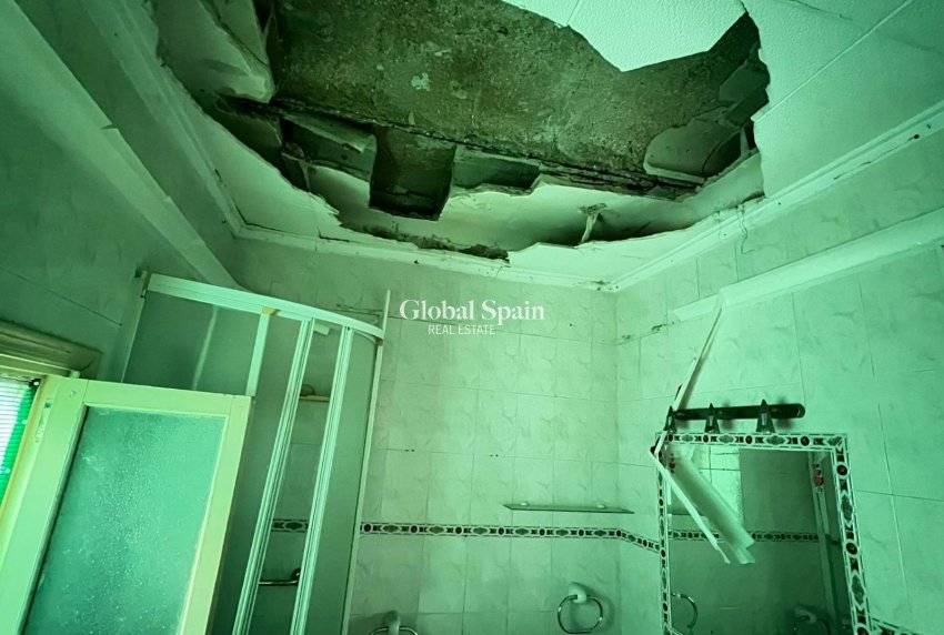 Wiederverkauf - WOHNUNG -
TORREVIEJA - Torrevieja