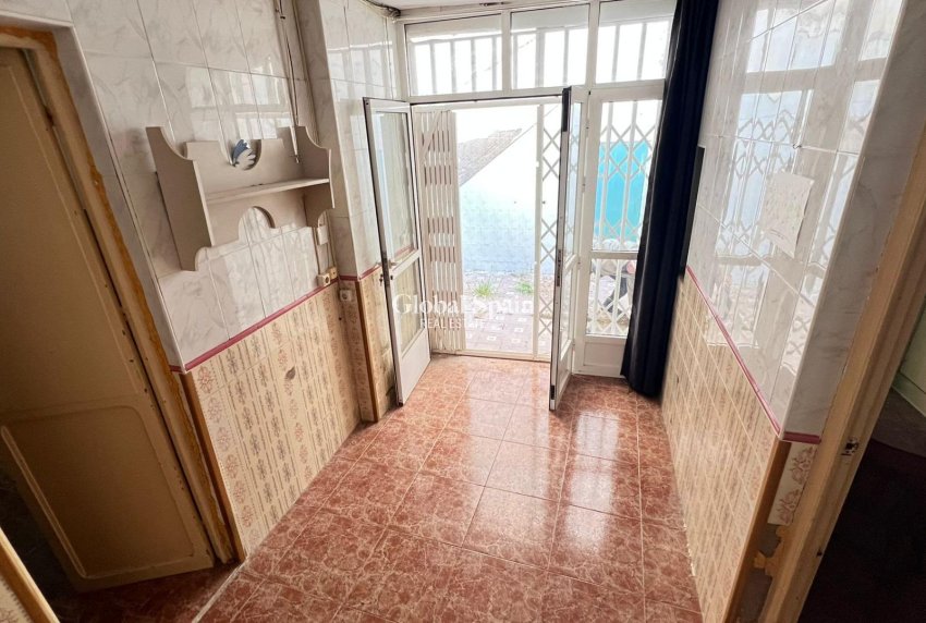 Wiederverkauf - WOHNUNG -
TORREVIEJA - Torrevieja