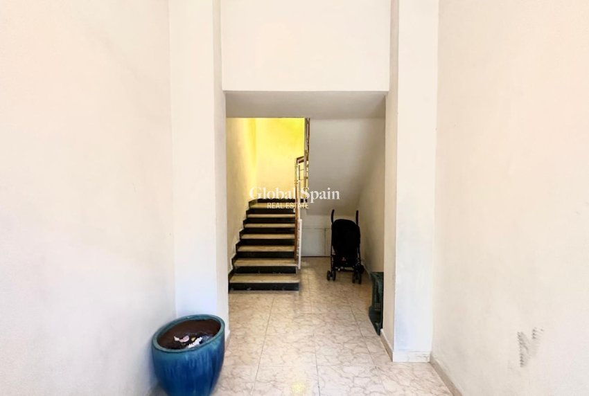 Wiederverkauf - WOHNUNG -
TORREVIEJA - Torrevieja