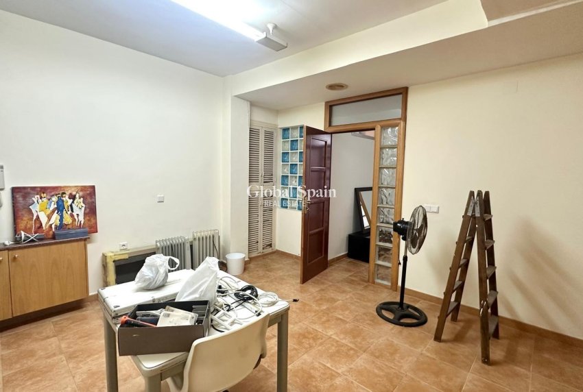 Wiederverkauf - WOHNUNG -
TORREVIEJA - Torrevieja