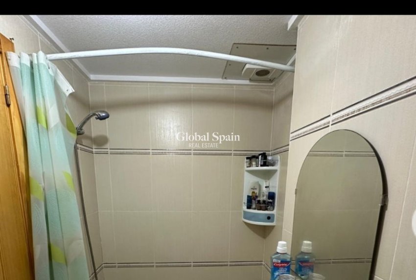 Wiederverkauf - WOHNUNG -
TORREVIEJA - Torrevieja