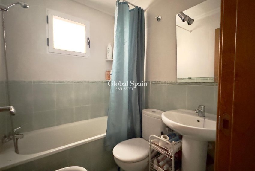 Wiederverkauf - WOHNUNG -
TORREVIEJA - Torrevieja