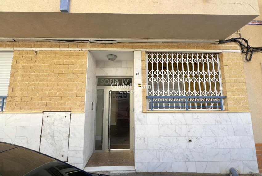 Wiederverkauf - WOHNUNG -
TORREVIEJA - Torrevieja