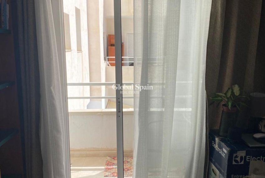 Wiederverkauf - WOHNUNG -
TORREVIEJA - Torrevieja