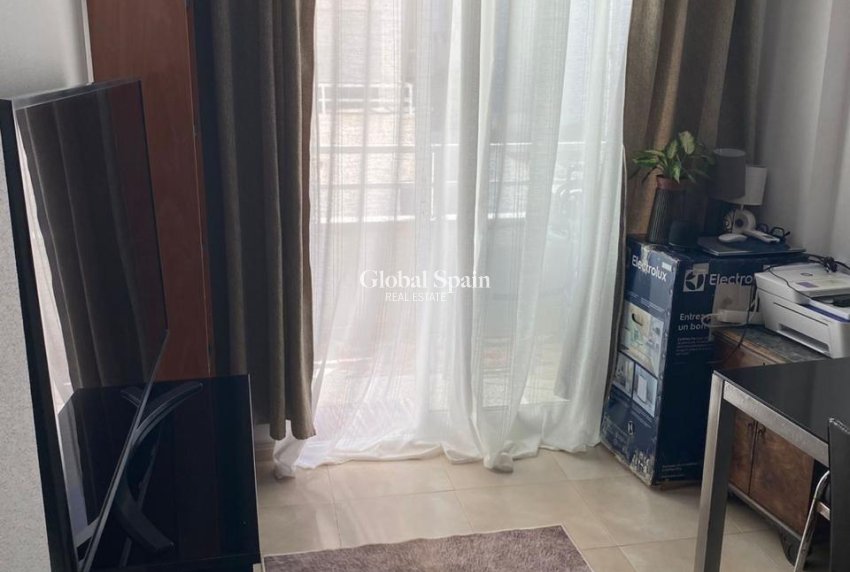 Wiederverkauf - WOHNUNG -
TORREVIEJA - Torrevieja