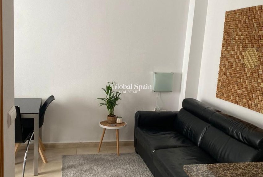 Wiederverkauf - WOHNUNG -
TORREVIEJA - Torrevieja