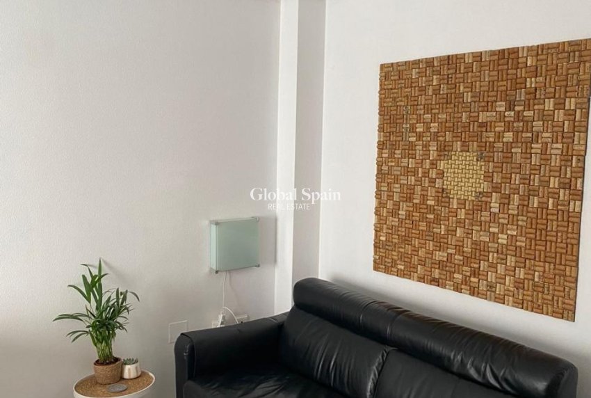 Wiederverkauf - WOHNUNG -
TORREVIEJA - Torrevieja