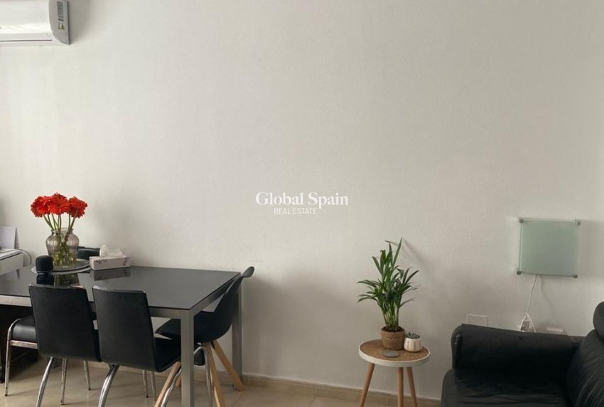 Wiederverkauf - WOHNUNG -
TORREVIEJA - Torrevieja