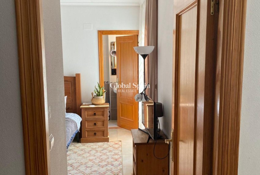 Wiederverkauf - WOHNUNG -
TORREVIEJA - Torrevieja