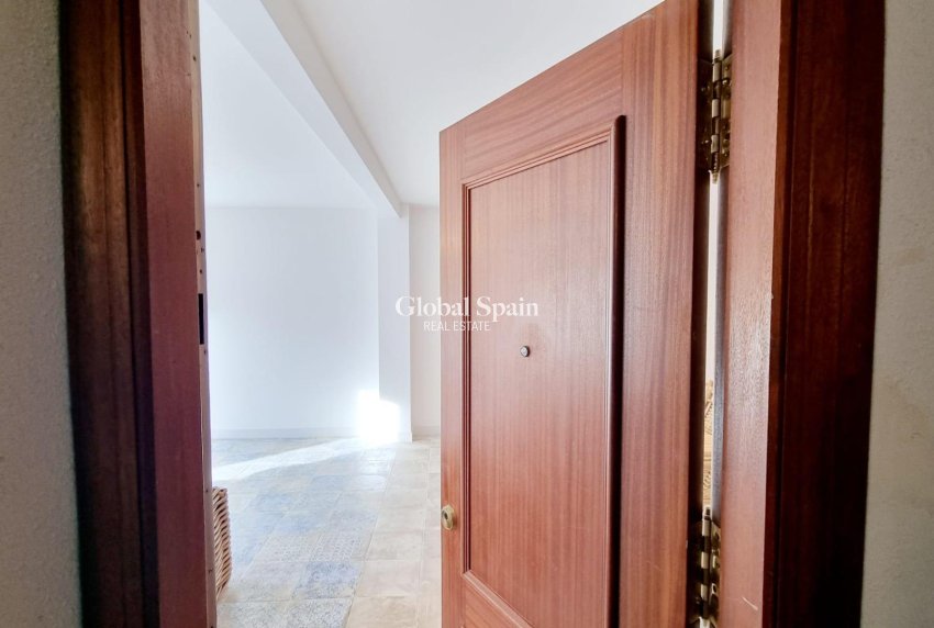 Wiederverkauf - WOHNUNG -
TORREVIEJA - Torrevieja