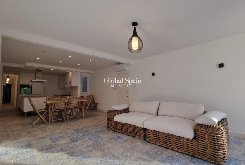 Wiederverkauf - WOHNUNG -
TORREVIEJA - Torrevieja