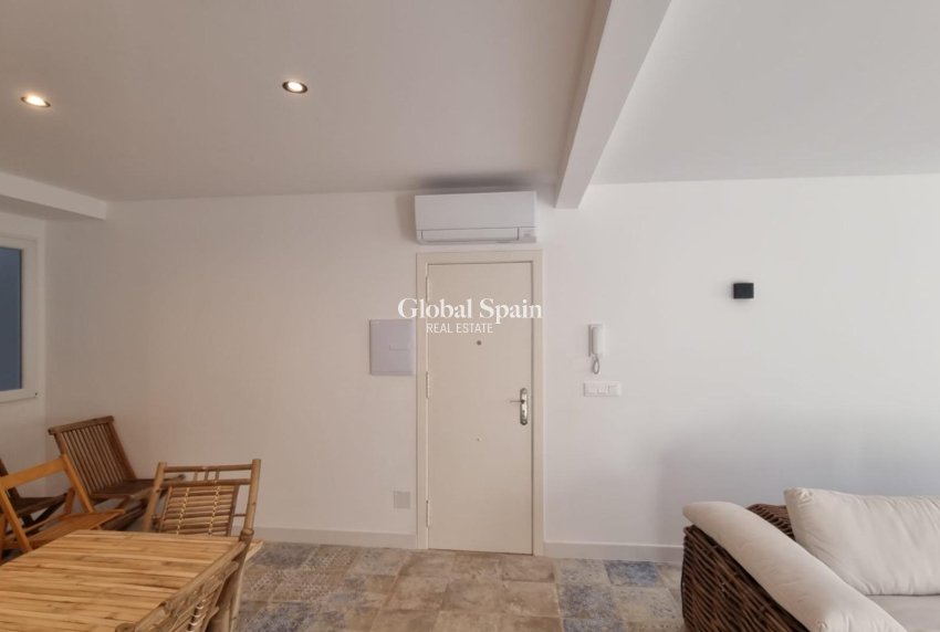 Wiederverkauf - WOHNUNG -
TORREVIEJA - Torrevieja