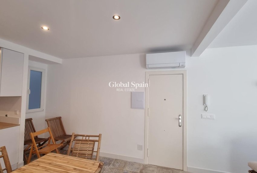 Wiederverkauf - WOHNUNG -
TORREVIEJA - Torrevieja