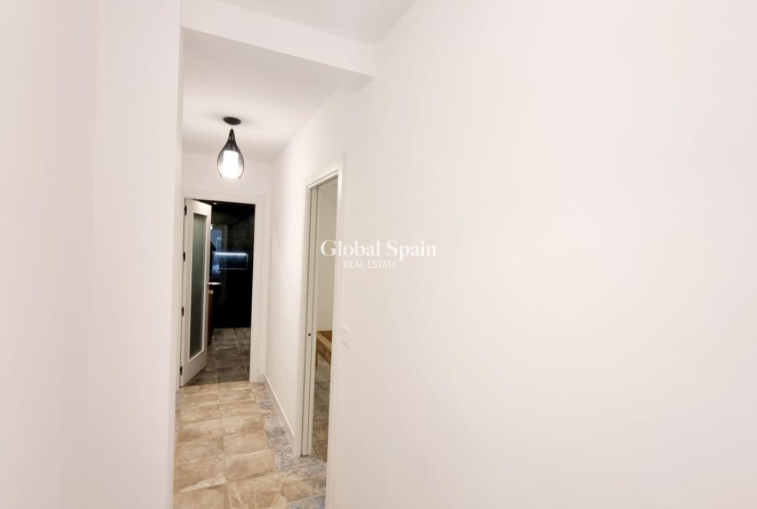 Wiederverkauf - WOHNUNG -
TORREVIEJA - Torrevieja