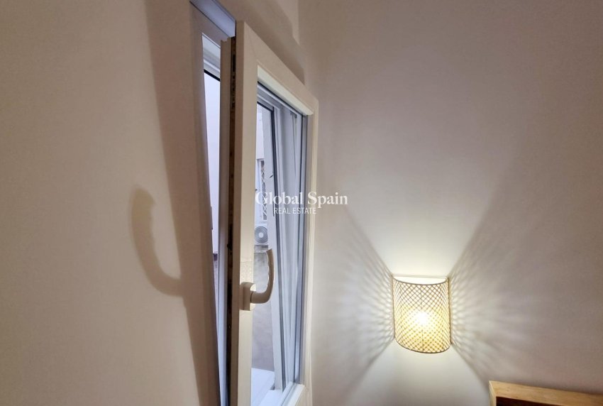 Wiederverkauf - WOHNUNG -
TORREVIEJA - Torrevieja
