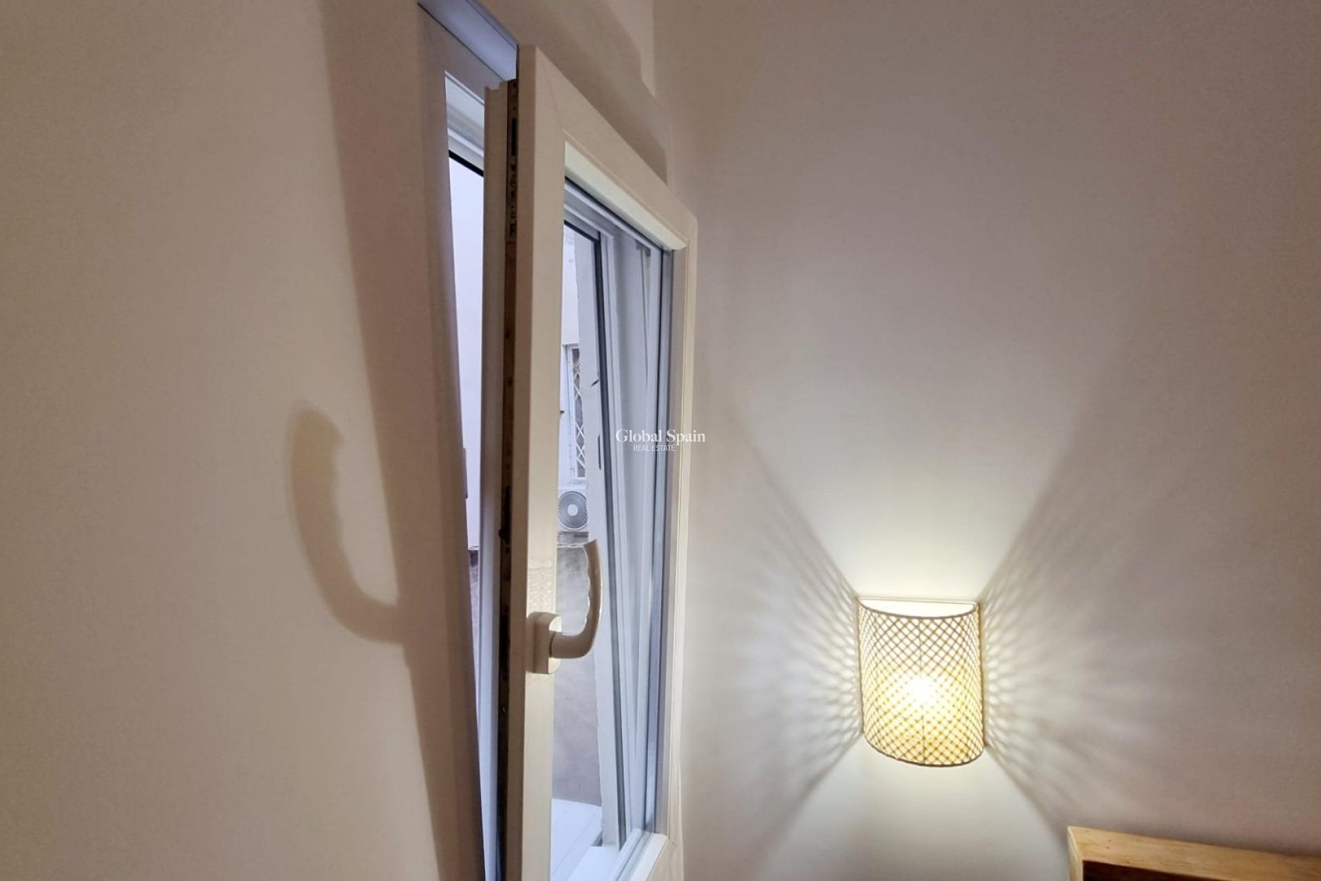 Wiederverkauf - WOHNUNG -
TORREVIEJA - Torrevieja