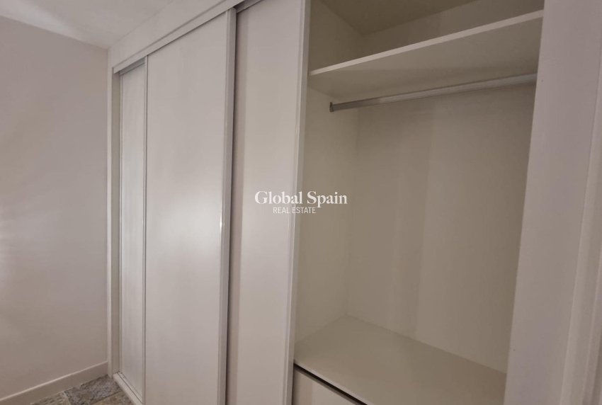 Wiederverkauf - WOHNUNG -
TORREVIEJA - Torrevieja