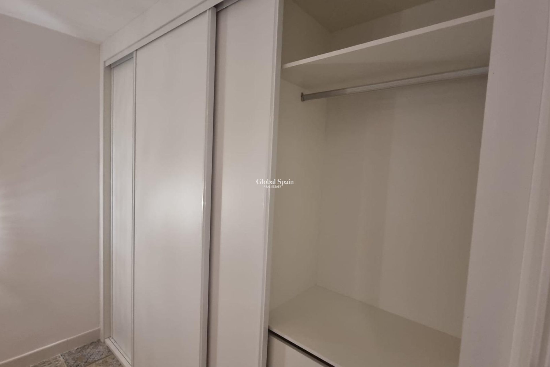 Wiederverkauf - WOHNUNG -
TORREVIEJA - Torrevieja