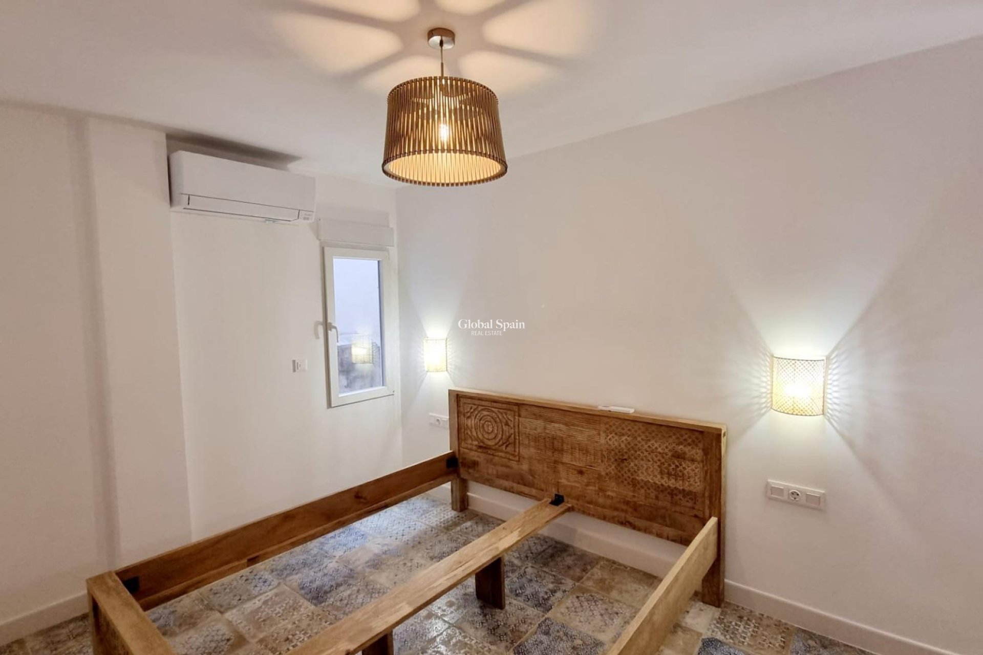 Wiederverkauf - WOHNUNG -
TORREVIEJA - Torrevieja