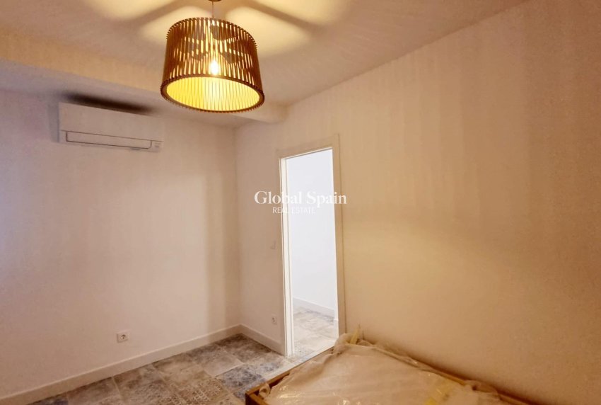 Wiederverkauf - WOHNUNG -
TORREVIEJA - Torrevieja