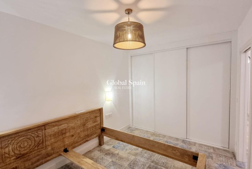 Wiederverkauf - WOHNUNG -
TORREVIEJA - Torrevieja