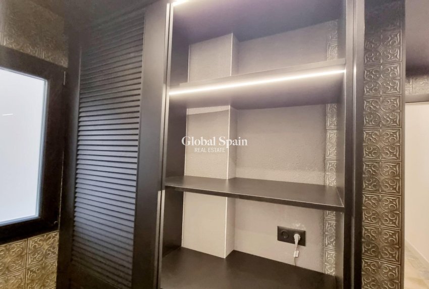 Wiederverkauf - WOHNUNG -
TORREVIEJA - Torrevieja