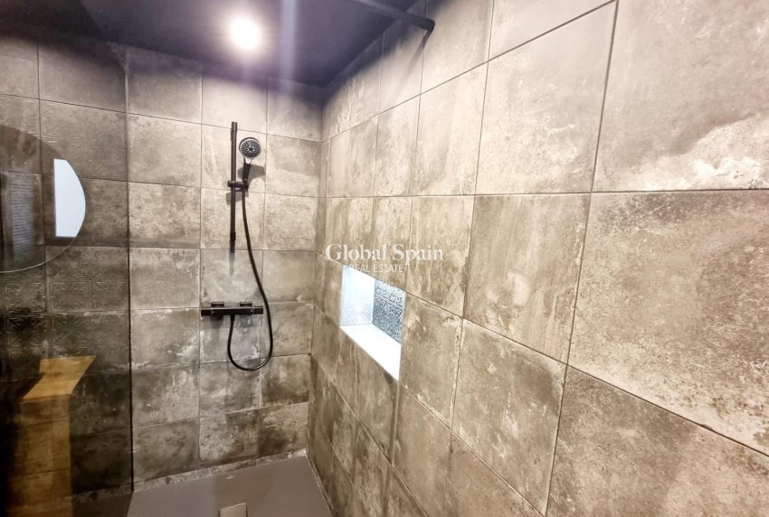 Wiederverkauf - WOHNUNG -
TORREVIEJA - Torrevieja