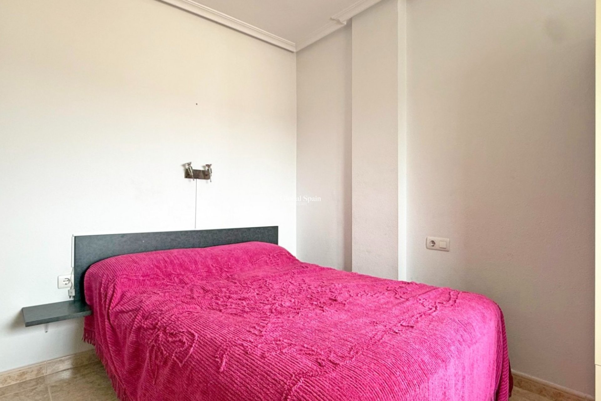 Wiederverkauf - WOHNUNG -
TORREVIEJA - Torrevieja