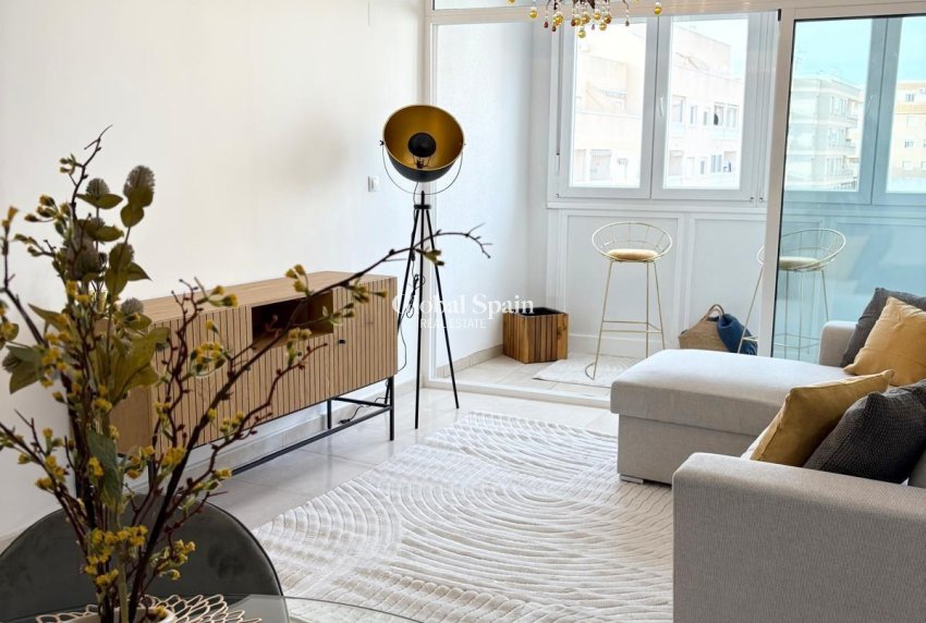 Wiederverkauf - WOHNUNG -
TORREVIEJA - Torrevieja