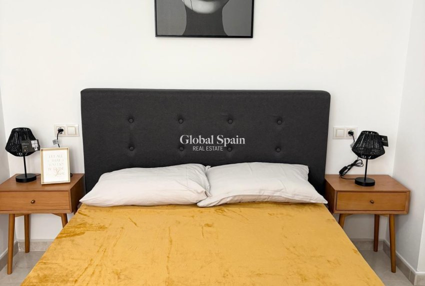 Wiederverkauf - WOHNUNG -
TORREVIEJA - Torrevieja