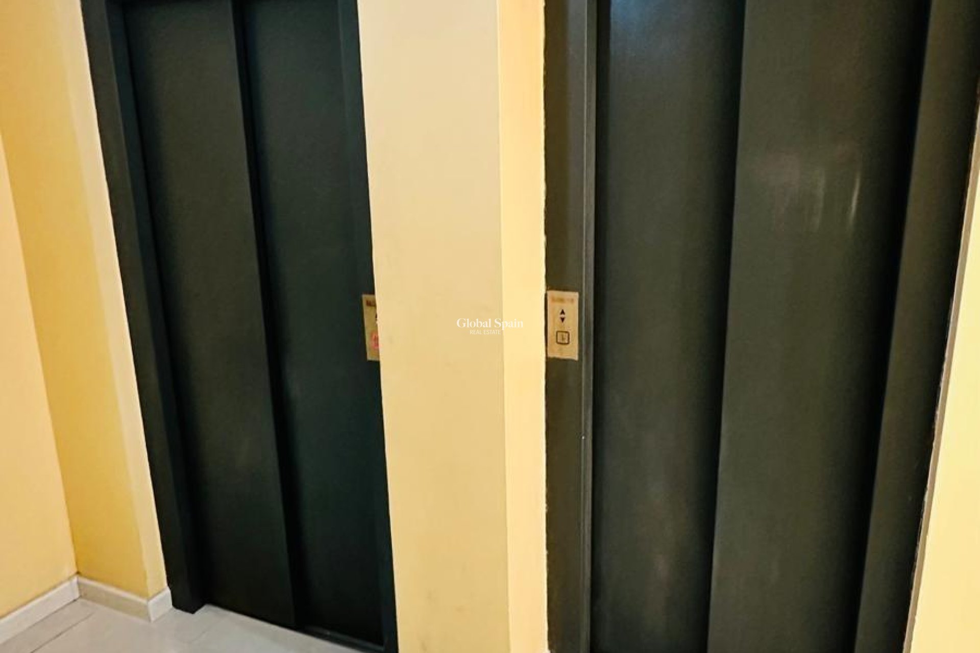 Wiederverkauf - WOHNUNG -
TORREVIEJA - Torrevieja