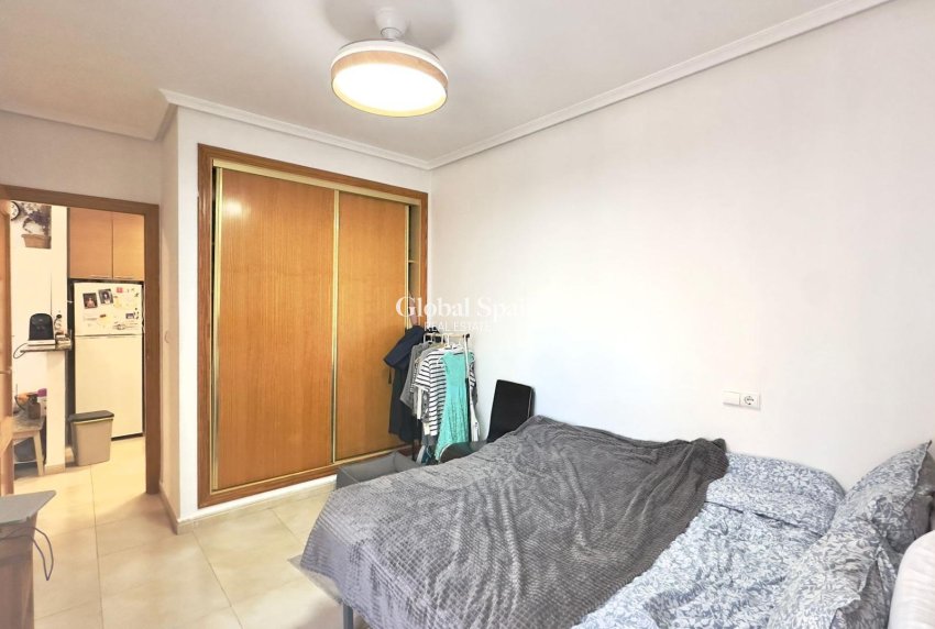 Wiederverkauf - WOHNUNG -
TORREVIEJA - Torrevieja